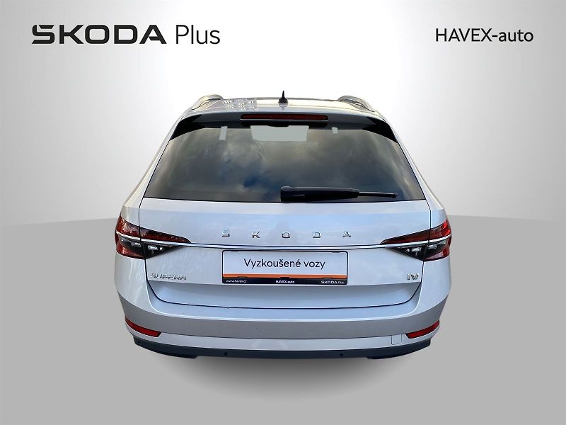 Škoda Superb (2021) Combi 1.4 TSI iV DSG Style - fotka 34 z 34