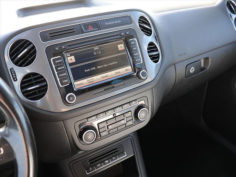 Volkswagen Tiguan 2,0 TSI DSG 4x4 Sport&Style - fotka 17 z 30