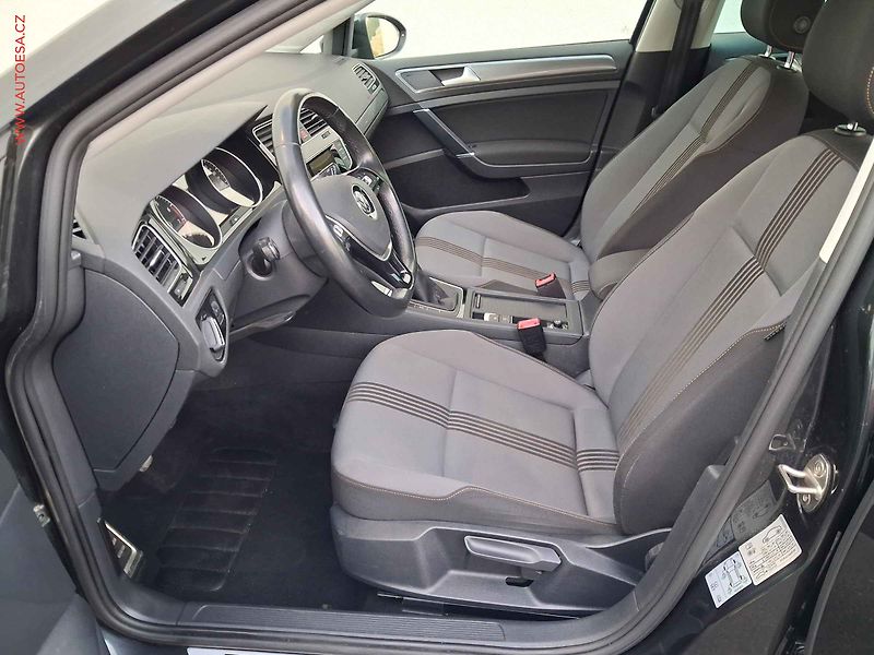 Volkswagen Golf (2016) 1.2 TSi, Allstar, park.čidla - fotka 9 z 17