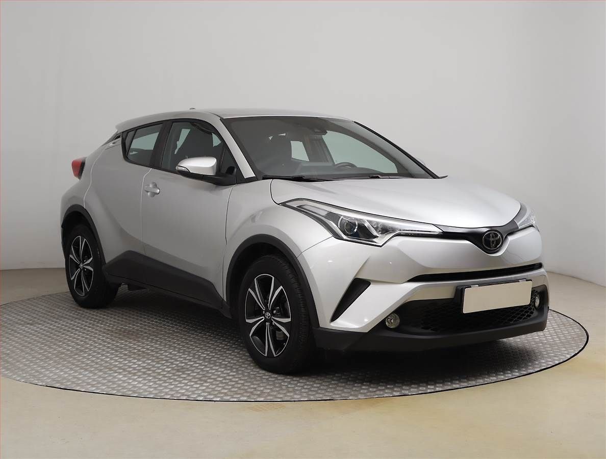 Toyota C-HR 1.2 Turbo, ČR,1.maj