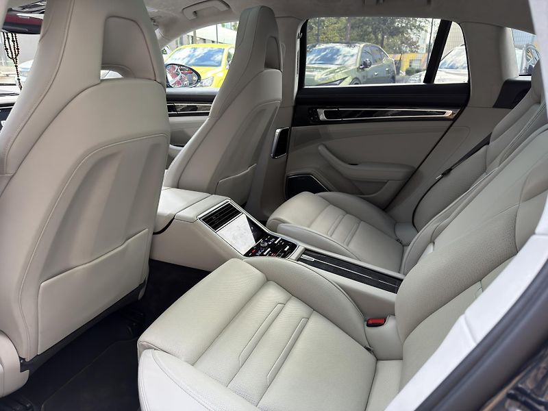 Porsche Panamera (2019) 4S Sport 2.9 324 kW CHRONO - fotka 45 z 51