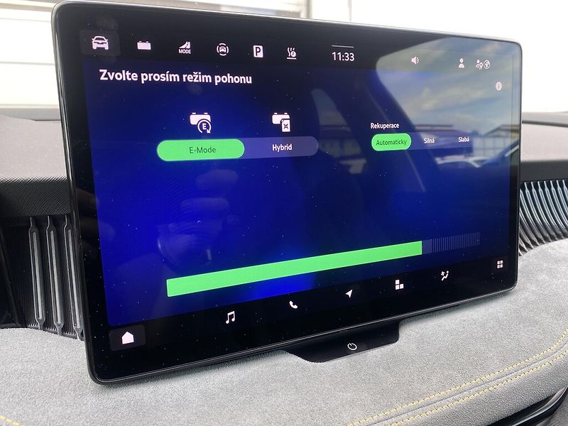 Škoda Superb Combi iV 1,5 TSI Selection DSG - fotka 18 z 30