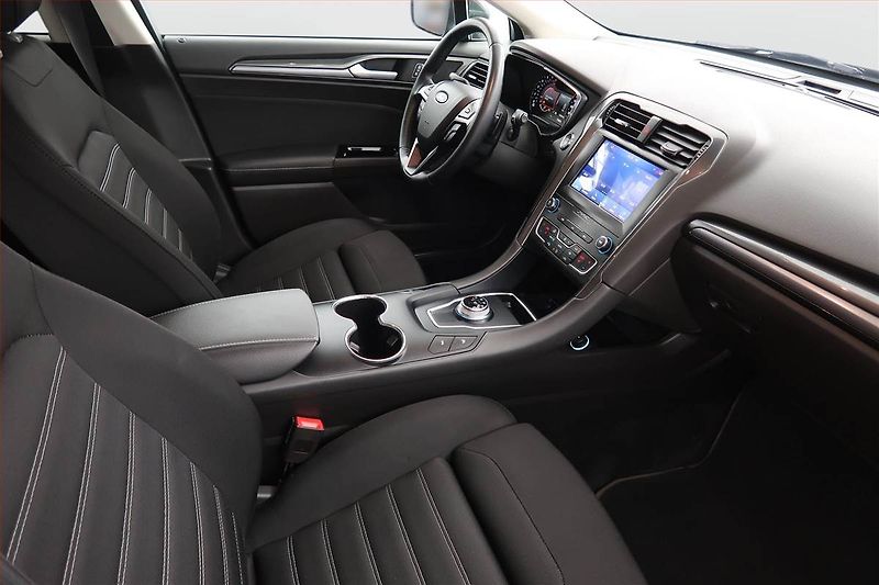 Ford Mondeo (2022) Titanium 2.0 EcoBlue, Automat - fotka 9 z 21