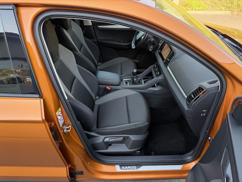 Škoda Karoq 1,5i 110kW navigace  - fotka 14 z 16