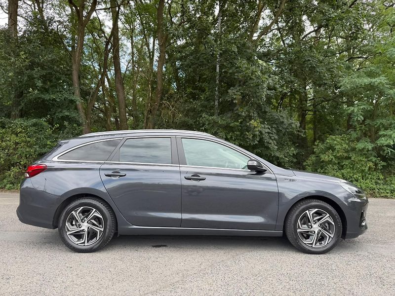 Hyundai i30 (2023) 1.0 T-GDI / 88 kW, Automat - fotka 6 z 19