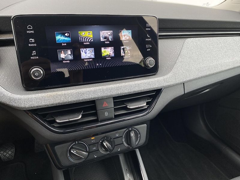Škoda Kamiq 1,0 TSI 85 kW Selection - fotka 16 z 26