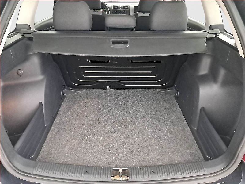 Škoda Fabia (2010) 1.4 16V - fotka 13 z 14