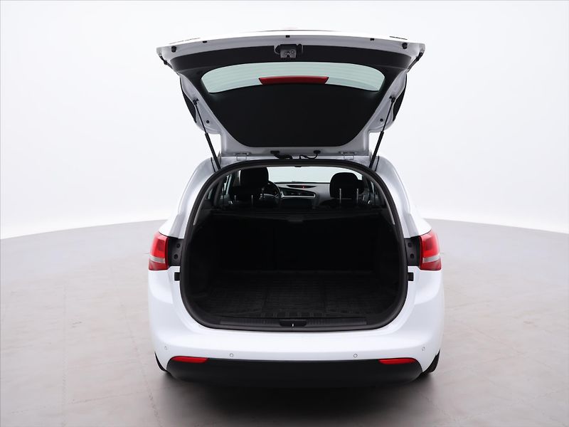 Kia Ceed 1.6 CRDi 100kW Aut. CZ DPH - fotka 9 z 32