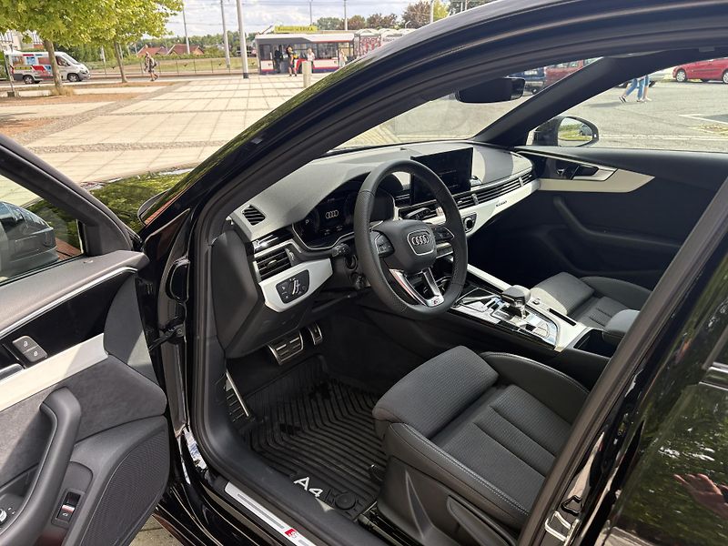 Audi A4 (2025) Audi A4 Avant S line 2.0 TDI  - fotka 7 z 9