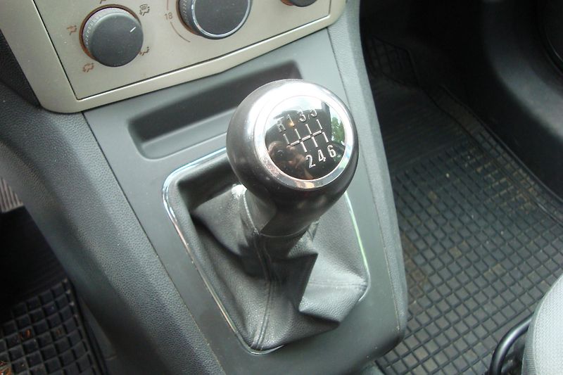Opel Zafira (2008) 1.9 CDTi,7-M,2.Maj.S.Kn.STK 28 - fotka 36 z 50