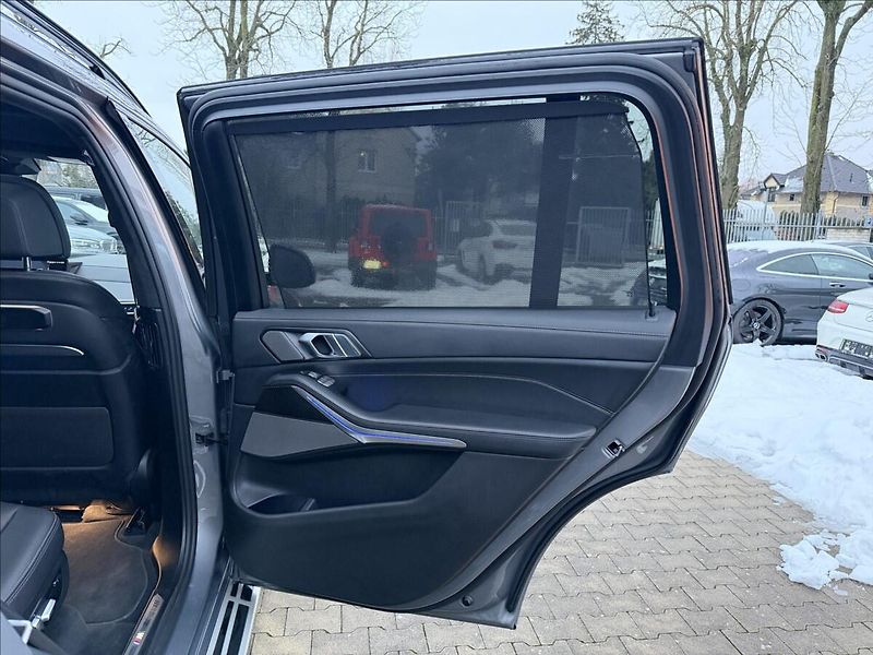 BMW X7 40d Xdrive Msport - fotka 34 z 40
