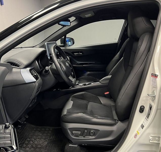 Toyota C-HR 1.8 Hybrid AT SELECTION - fotka 9 z 17