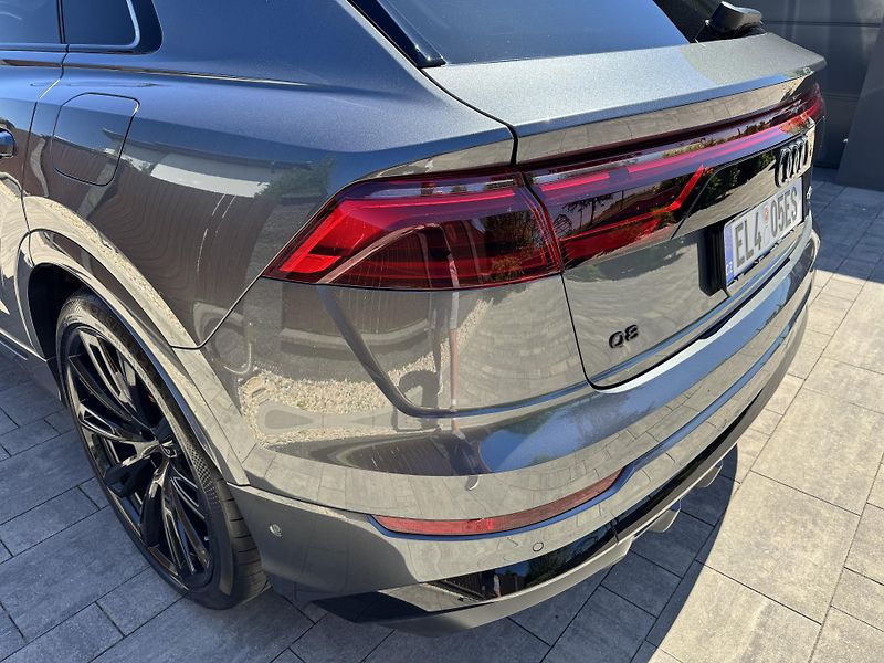 Audi Q8 (2025) 60TFSI e QUATTRO, B&O, Tažné  - fotka 17 z 38