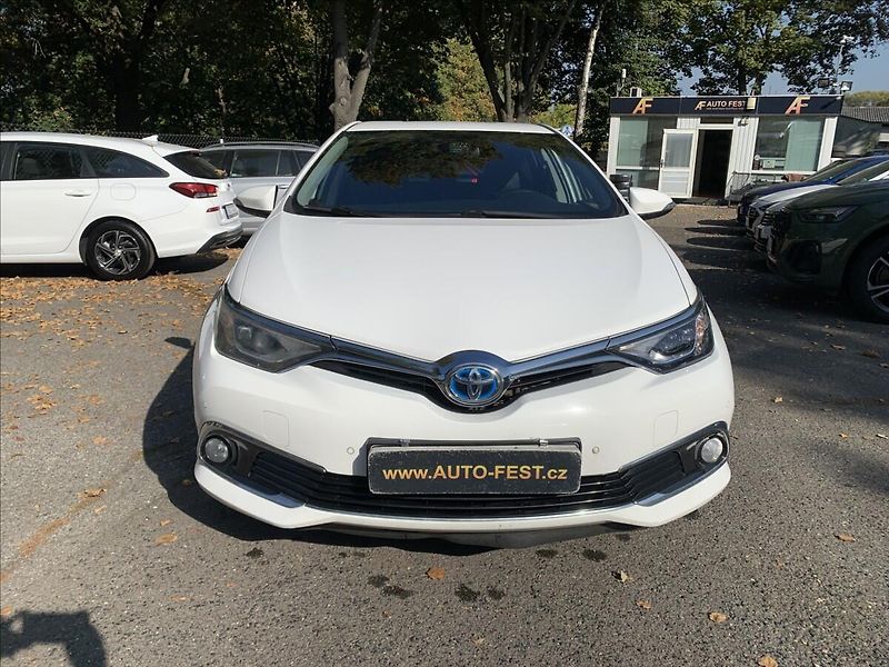 Toyota Auris 1,8 HYBRID 1.MAJ.,ČR,SERVISKA - fotka 2 z 20