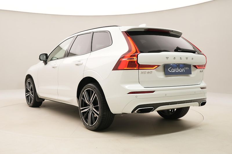 Volvo XC60 B6 AWD R-DESIGN AUT  - fotka 11 z 52