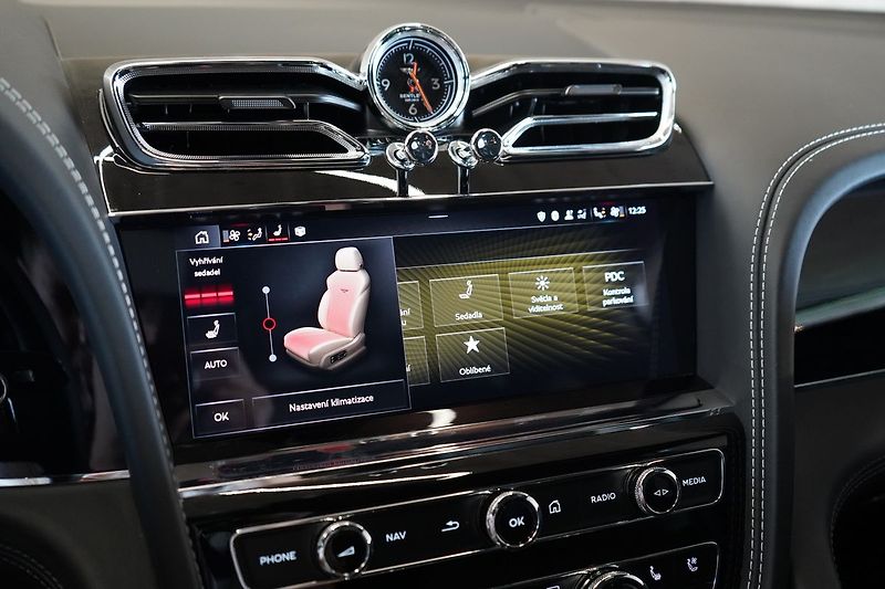 Bentley Bentayga V8, AWD, Panorama, 360° kamera - fotka 38 z 50