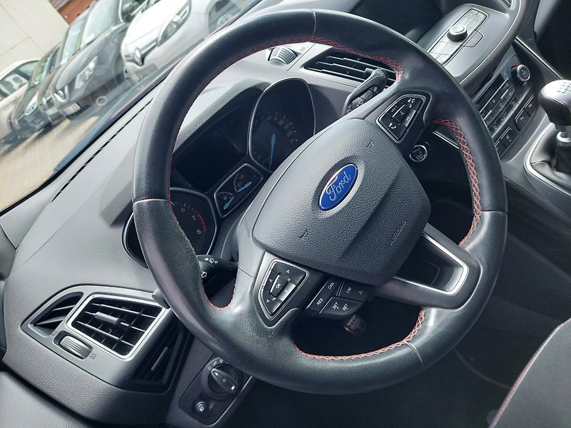 Ford Kuga (2018) ST Line  - fotka 9 z 33