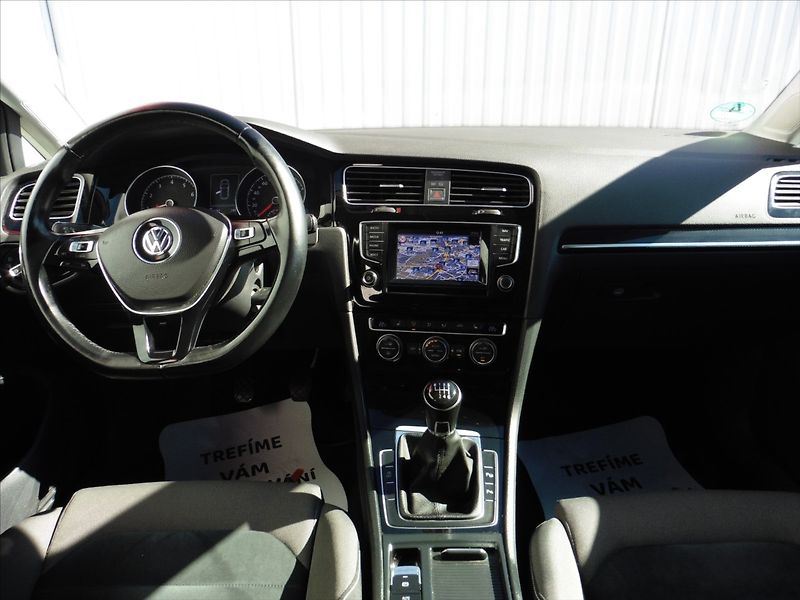 Volkswagen Golf 1.4 TSi Highline 1.maj - fotka 10 z 12