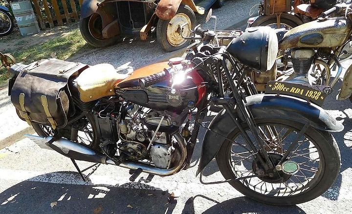 Továrna Terrot patřila k předním výrobcům motocyklů ve Francii. Dnes tuto značky připomínají hlavně kluby sběratelů historických strojů.