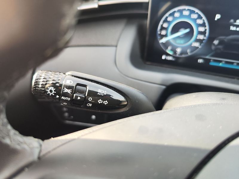 Hyundai Tucson 1.6 T-GDi/110kW Smart Navi DCT - fotka 29 z 34