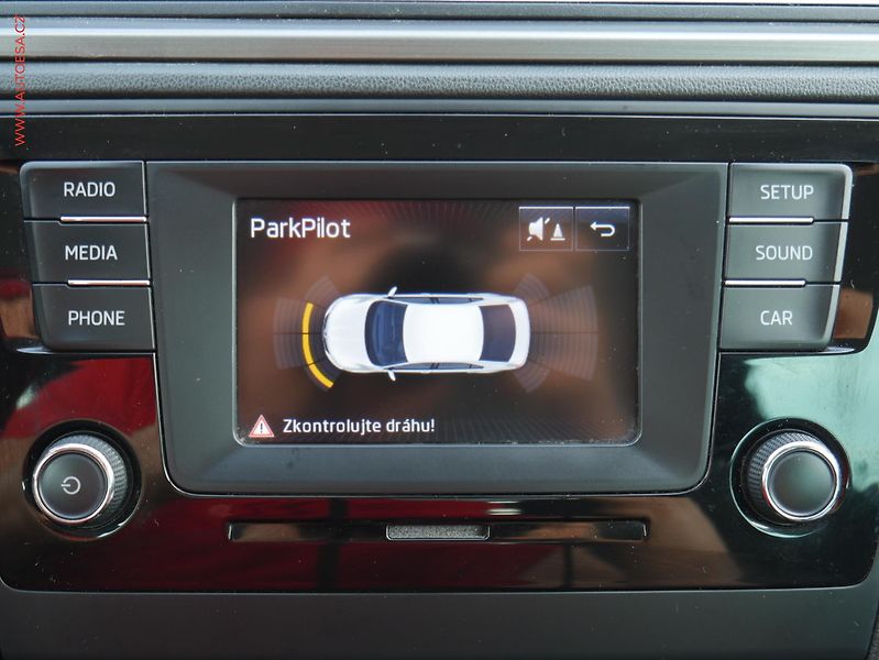 Škoda Rapid (2015) 1.6 TDi, ČR, Style, TZ - fotka 16 z 16