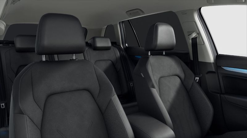 Volkswagen Golf Variant (2026) 1,5 eTSI 7DSG mHEV  People - fotka 7 z 9
