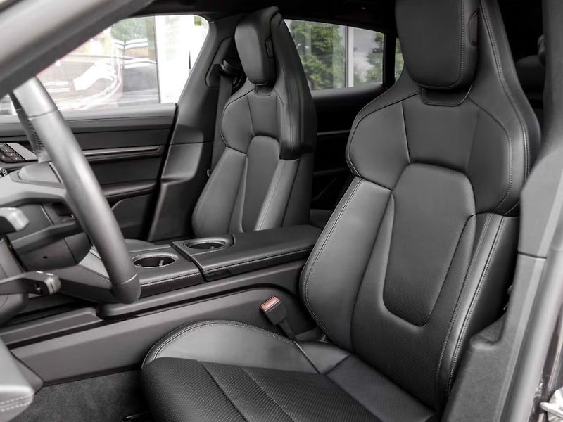 Porsche Taycan 4S Sport Turismo 360 HuD InnoD - fotka 11 z 25