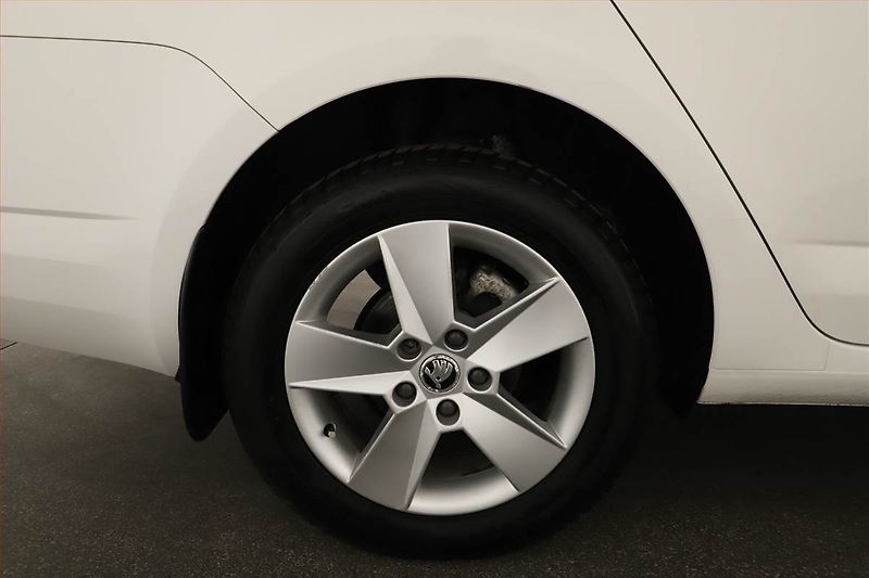 Škoda Octavia (2014) 1.6 TDI, Automat, Navi - fotka 15 z 15