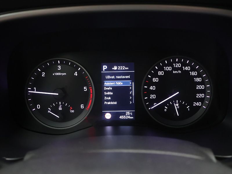 Hyundai Tucson 2,0 CRDi 136kW 4x4 CZ Aut - fotka 16 z 29
