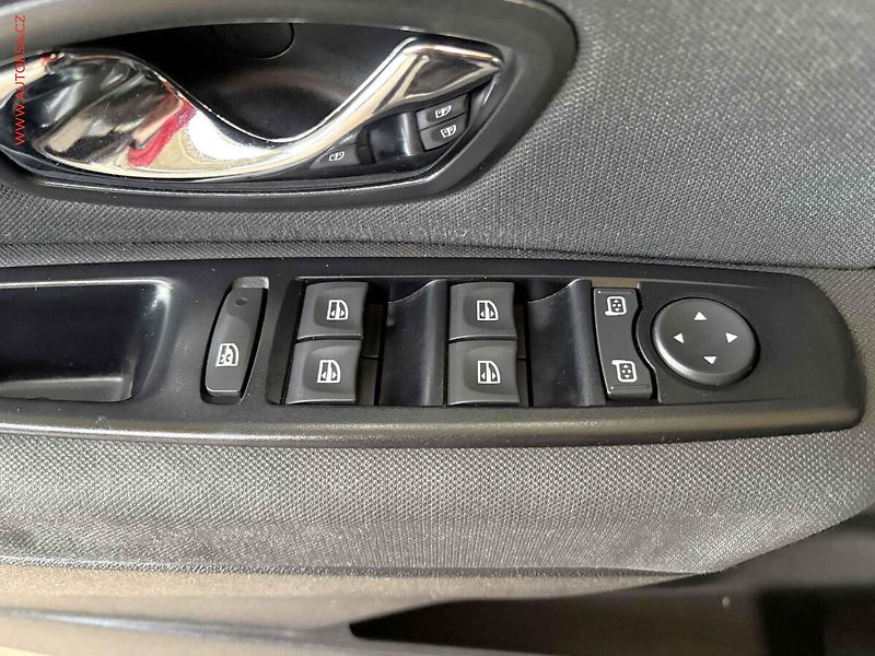 Renault Mégane (2013) 1.5dCi, ČR, autoAC, temp - fotka 12 z 15