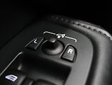 Volvo XC60 2,0 B4 AWD PLUS DARK 1. MAJ ČR - náhled 20
