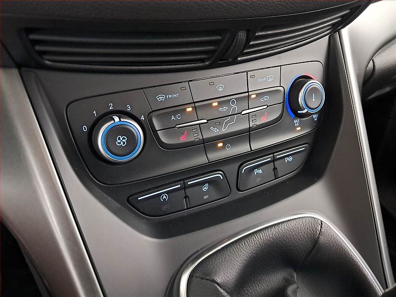 Ford Kuga (2019) 1.5 EcoBoost, Tempomat - fotka 16 z 19