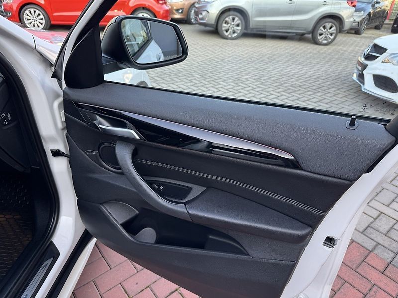 BMW X1 (2020) 2.0d Xdrive Navi 4x4 LED - fotka 24 z 50