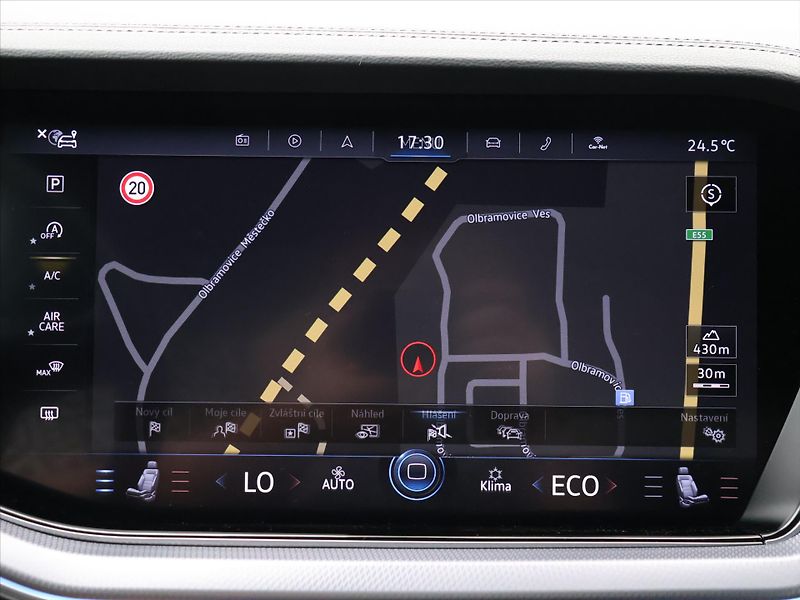 Volkswagen Touareg 3,0 TSI 250 kW 4x4 CZ R-line - fotka 20 z 29