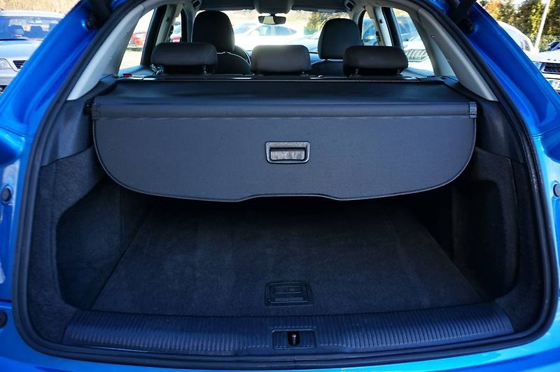 Audi Q3 (2017) S-LINE 2,0 TDI 110 kW - fotka 12 z 48