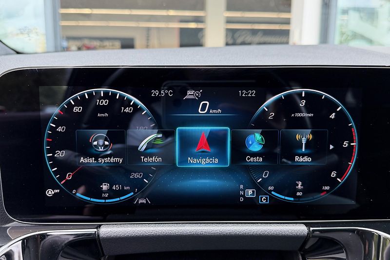 Mercedes-Benz GLA (2021) GLA 220d 4Matic AMG Line - fotka 67 z 121