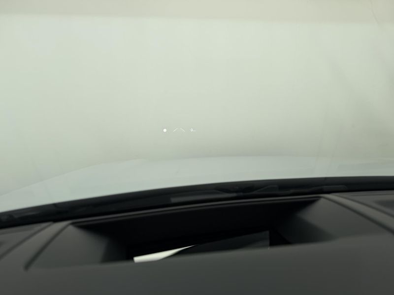 Volkswagen Touareg 3.0Tdi*1-MAJ*DPH*R-LINE*HUD* - fotka 45 z 49