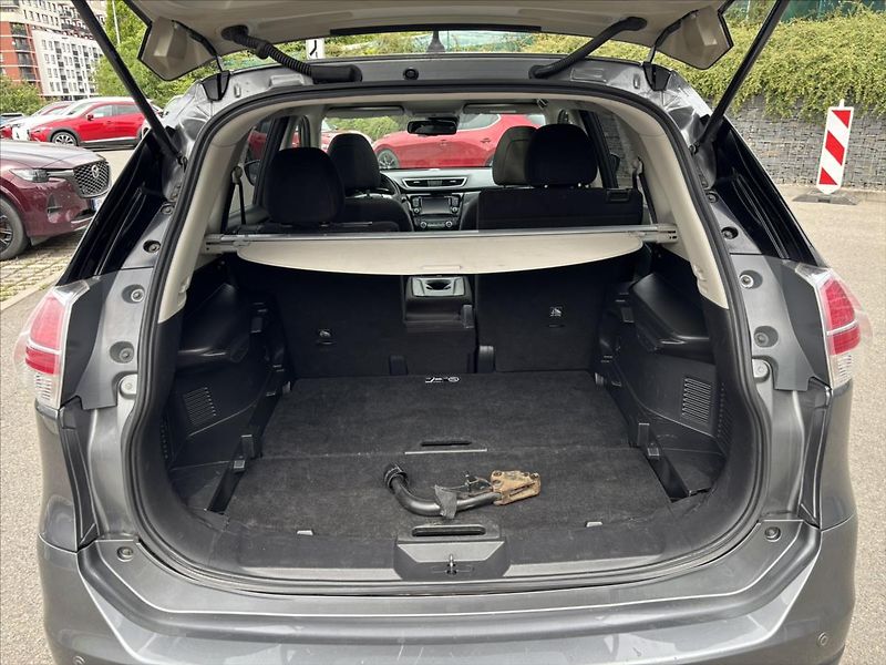 Nissan X-Trail 1,6 D PLNÝ SERVIS 360° PANORAM - fotka 15 z 44