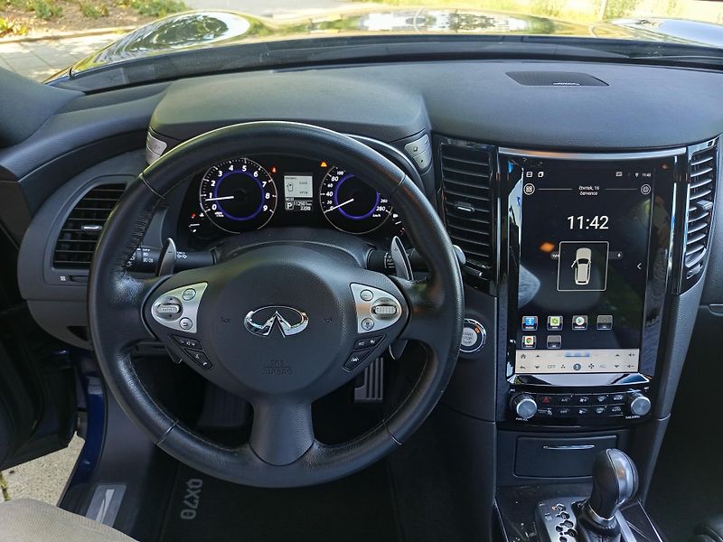 Infiniti QX70 (2018) S Premium, EU model, 2xkola,TZ - fotka 23 z 26