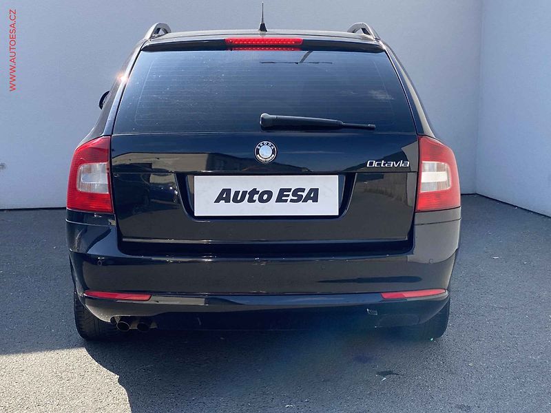 Škoda Octavia (2009) 1.4 TSi, Ambition, park.čidla - fotka 5 z 16