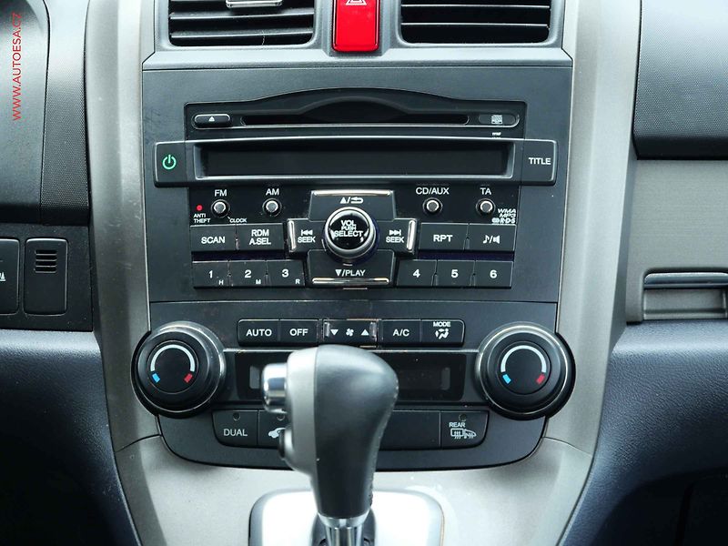 Honda CR-V (2012) 2.2 i-DTEC 4x4, ČR, Comfort - fotka 13 z 20