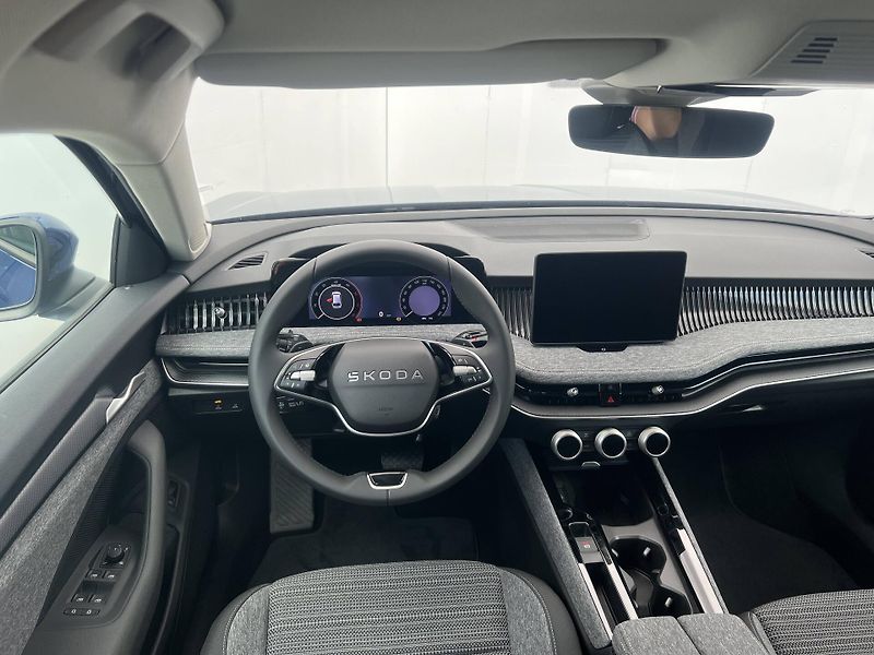 Škoda Superb (2025) Selection 7DSG 2,0TDI - fotka 4 z 6