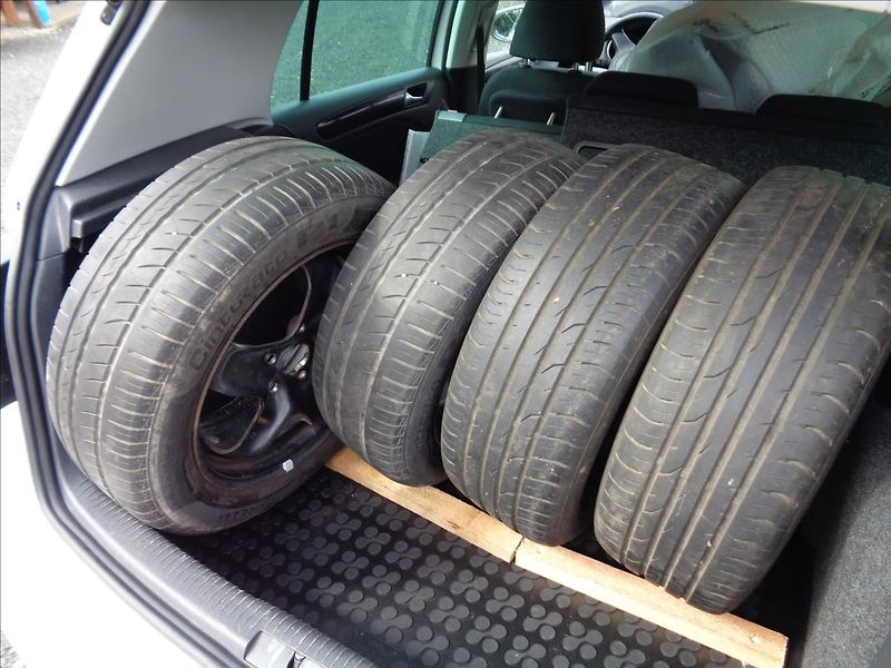 Volkswagen Golf 1,4 - fotka 13 z 13