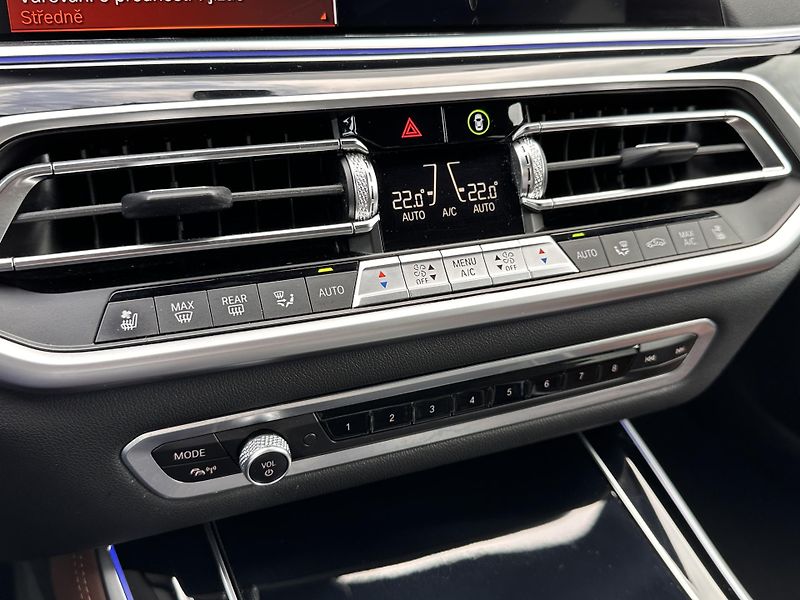 BMW X5 xDrive30d M-Sport - fotka 23 z 27