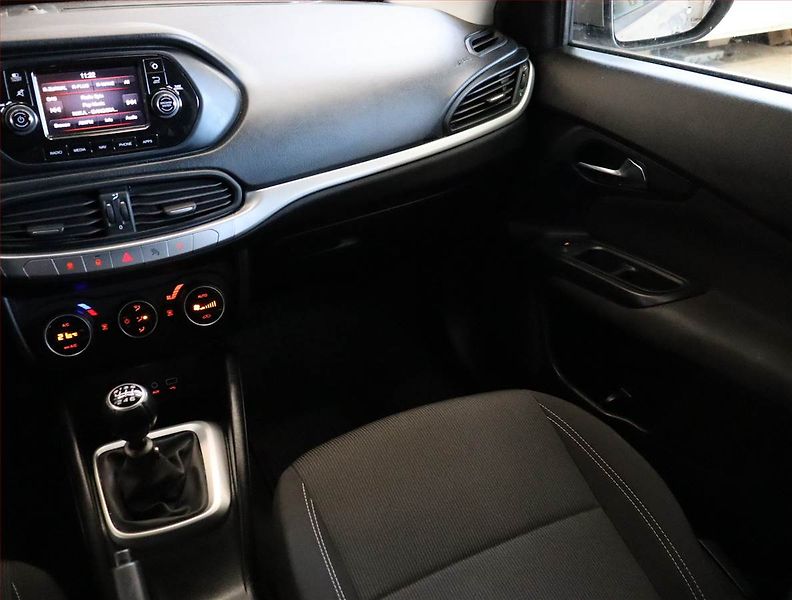 Fiat Tipo (2018) 1.4 T-Jet, ČR,1.maj - fotka 8 z 18