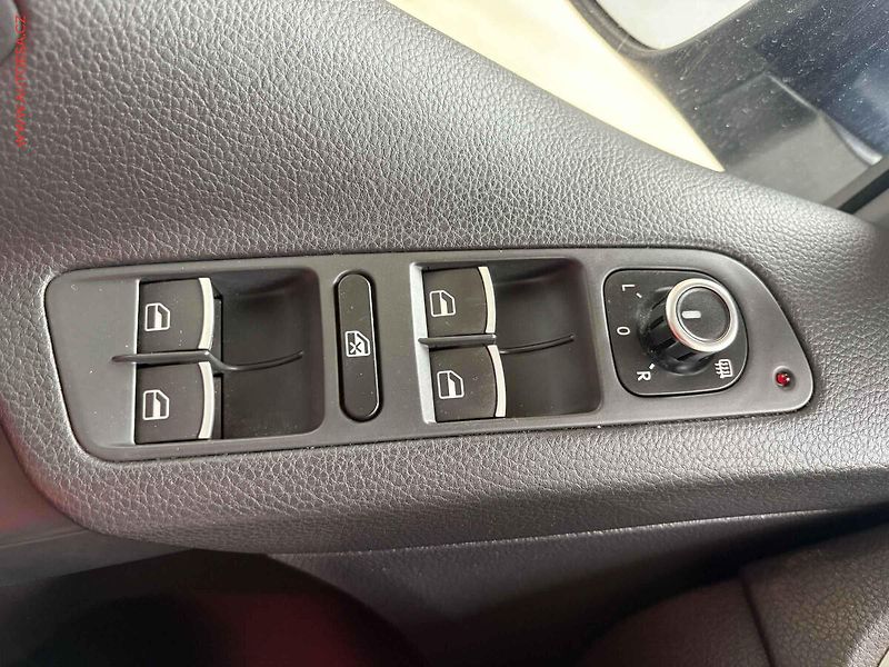 Volkswagen Tiguan (2010) 2.0 TDi 4x4, Team, bixen, - fotka 12 z 15