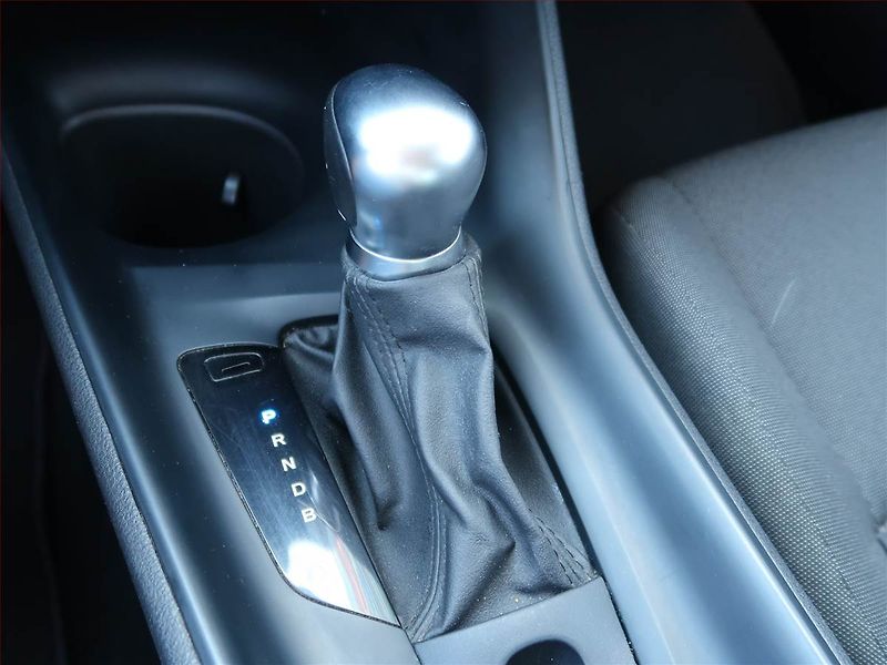 Toyota C-HR (2021) 1.8 Hybrid - fotka 13 z 18
