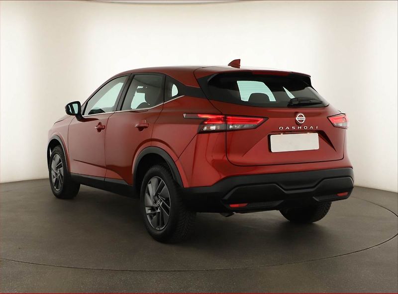 Nissan Qashqai (2021) 1.3 DIG-T - fotka 4 z 13