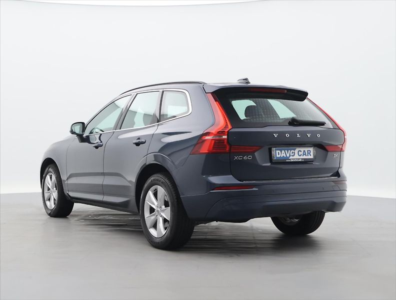 Volvo XC60 2,0 B4 145KW AWD MOMENTUM - fotka 5 z 40