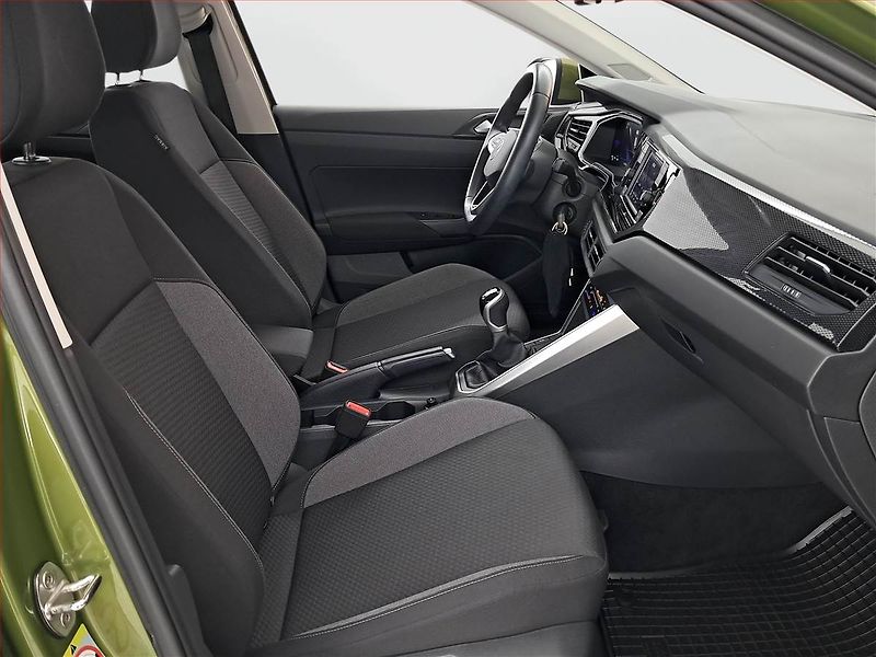 Volkswagen Taigo (2023) 1.0 TSI - fotka 9 z 19